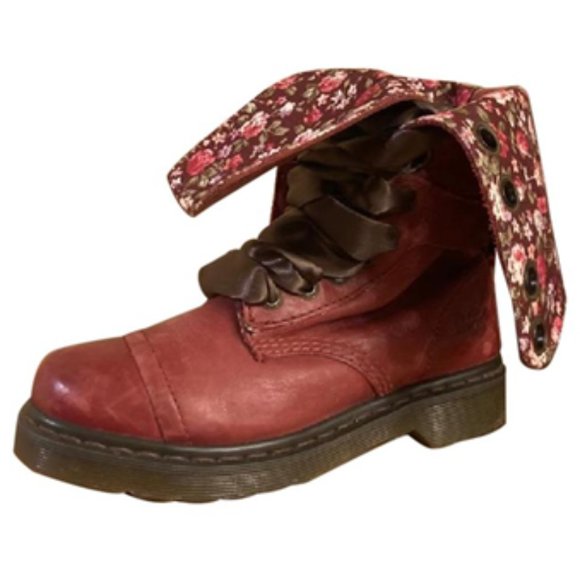 Dr. Martens Shoes - DR MARTENS
Triumph 1914 W Fold Over Floral Boots